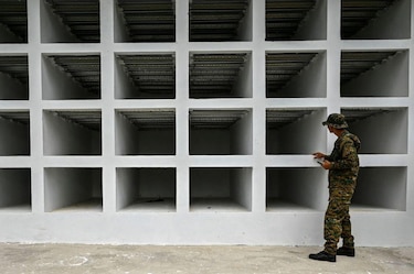 Los cientos de cuerpos recuperados en el Darién que las autoridades de Panamá tratan de identificar: ‘se veían muchos muertos en la selva’