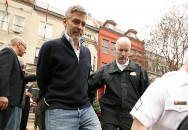 George Clooney, arrestado en EU durante protesta contra Sudán