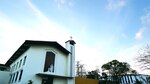 En los pórticos del monasterio