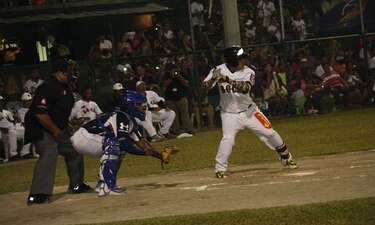 Metro remonta y vence a los campeones