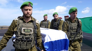 Hamás entrega a Israel los cuerpos de cuatro rehenes asesinados en Gaza 