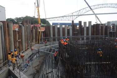 Obreros vinculados al Suntracs declaran paro parcial en el Cuarto Puente; Mitradel interviene 