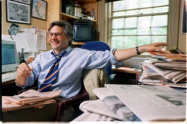 Muere exdirector del 'New York Observer'