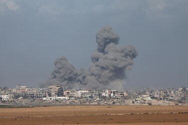 Israel libra fuertes combates con Hamás en el norte de Gaza y sigue su ofensiva en el sur