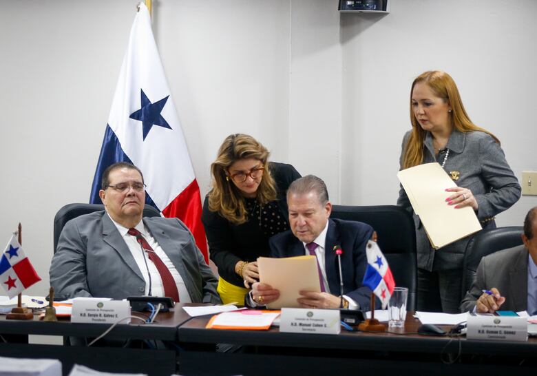 Mulino sobre la rectora de la Unachi: ‘cada vez que habla se abre la puerta del Ministerio Público más grande’