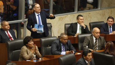 PRD propone desmantelar la Comisión de Credenciales