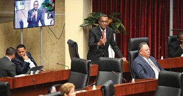 Pleno legislativo se alista para escoger al ombudsman