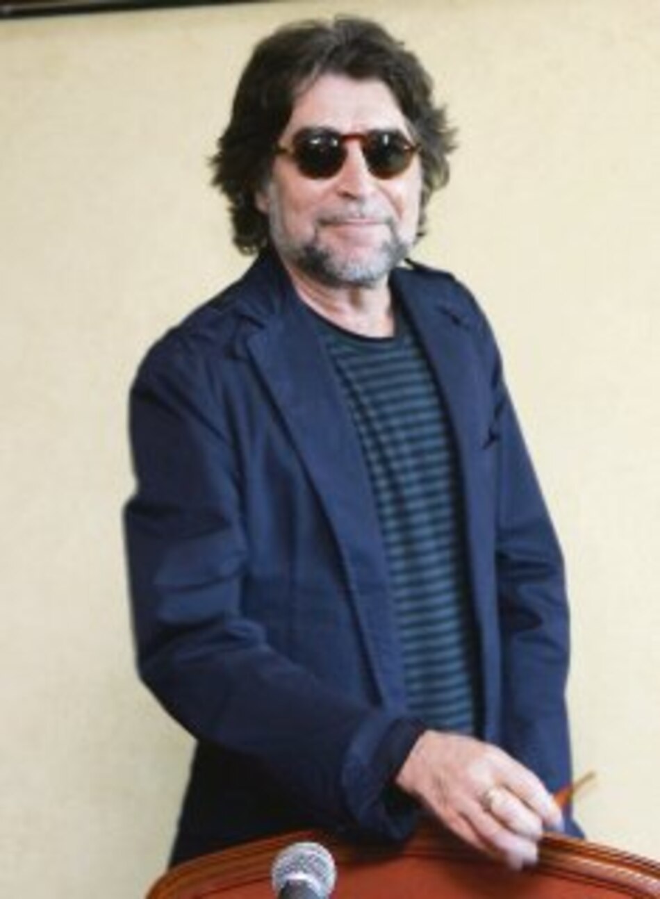 Sabina cancela concierto por caída