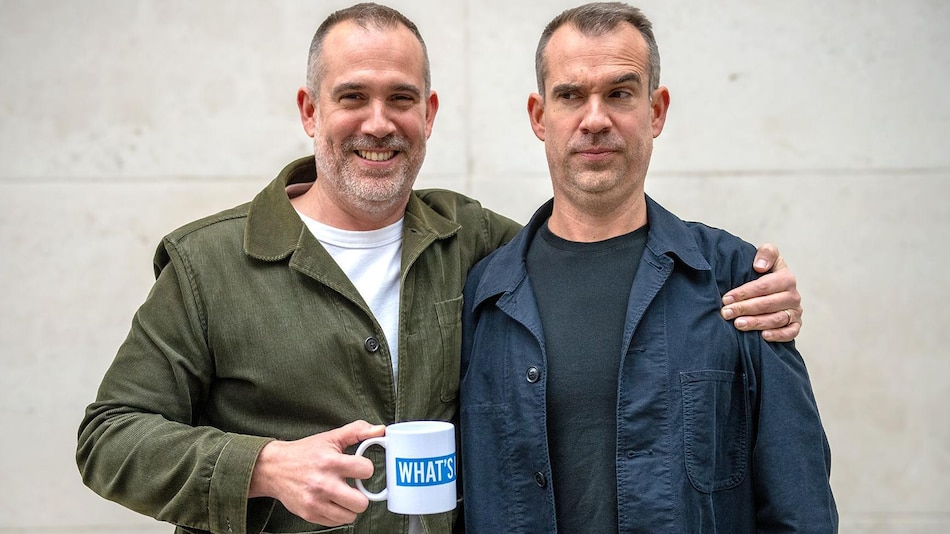 Por qué no deberías obsesionarte con dormir 8 horas y otros 3 consejos de salud de Chris y Xand van Tulleken, los médicos gemelos de la BBC