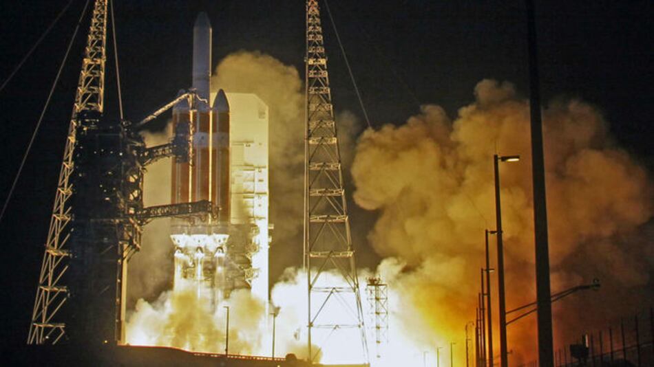 La NASA lanza una sonda que se acercará al sol