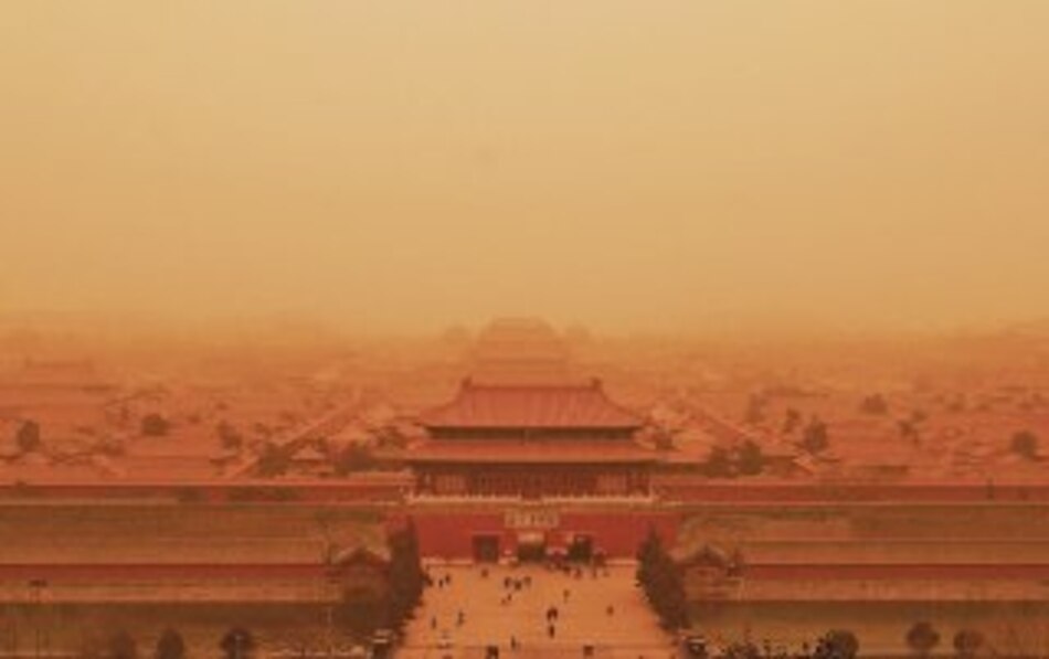 Fuerte tormenta de arena azota el norte de China