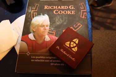 Homenaje póstumo al pionero de la arqueología en Panamá: Richard Cooke