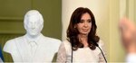 Argentina: Cristina Fernández se despide entre críticas y homenajes