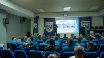 Árbitros panameños se capacitan para la llegada del Football Video Support