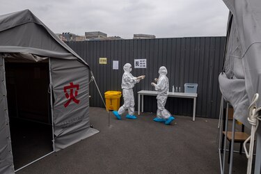 Autoridades chinas consideran ‘controlado’ foco de coronavirus en Pekín