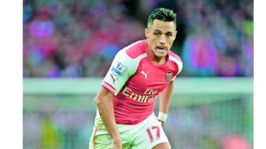 Sánchez y Özil seguirían en el Arsenal