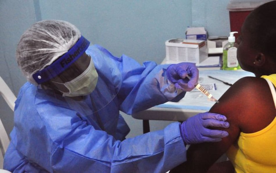 OMS anuncia que empezaron primeras vacunaciones contra el ébola en Guinea