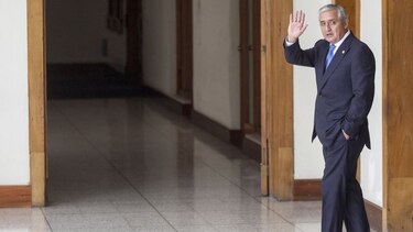 Otto Pérez Molina renuncia tras orden de aprehensión