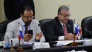 Luis Barría le contesta a Yanibel Ábrego: 'Tratan de defenestrar a la Comisión de Presupuesto'