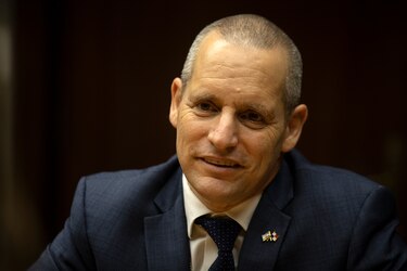 Embajador de Israel resalta la importancia de los medios para la salud de las democracias