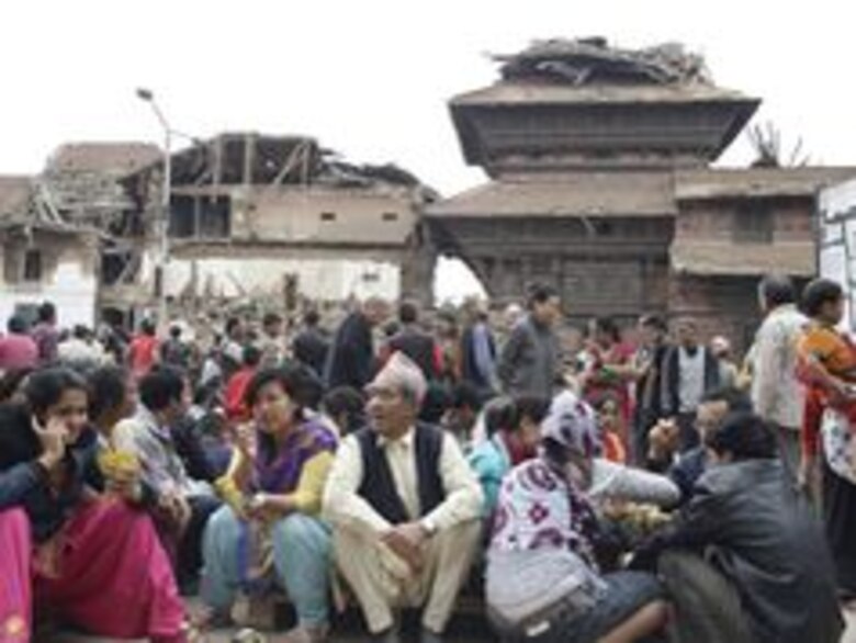 Un terremoto de magnitud 7.9 deja cientos de muertos en Nepal