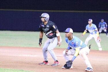 Colón y Chiriquí, a un paso de la final del béisbol mayor