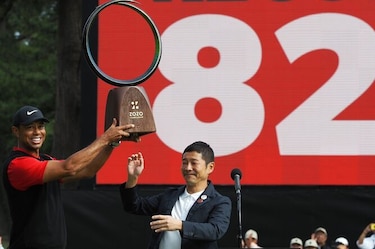 Woods hace historia con su título 82 que empató récord de Snead