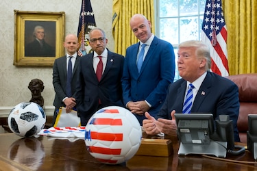 La propuesta de FIFA e Infantino, en jaque por el rechazo masivo del fútbol internacional