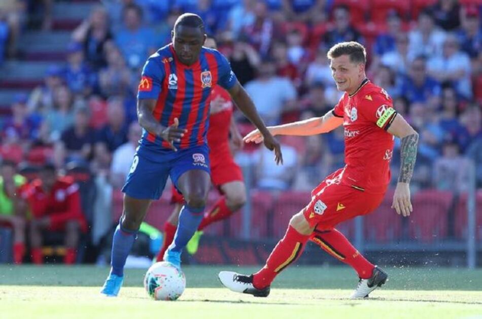 Arroyo se estrena en Australia y Blackburn anota dos en Tailandia