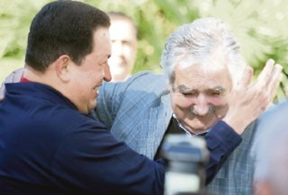 Chávez se reúne con Mujica