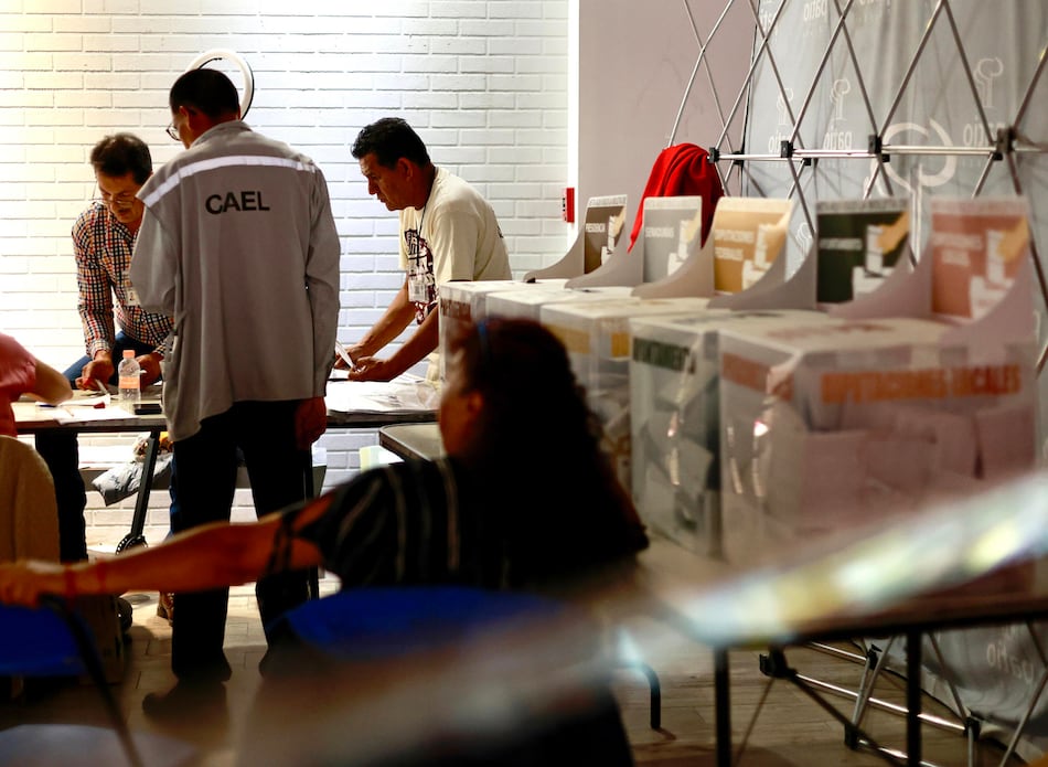Los centros de votación cierran oficialmente en todo México