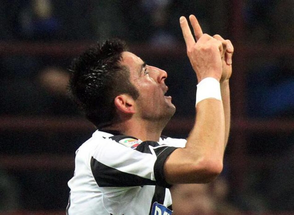 Juventus anuncia cesión del chileno Isla