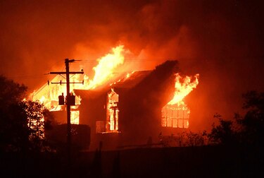 Incendios se propagan a gran velocidad en California