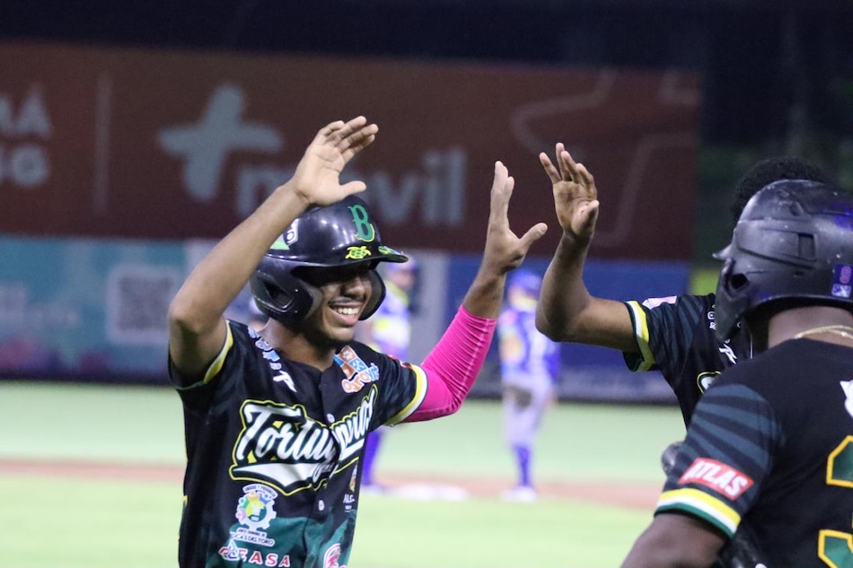 Bocas del Toro avanza a la final del Béisbol Mayor tras vencer a Colón 7-6
