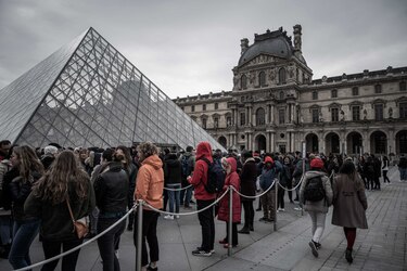 El museo del Louvre reabre sus puertas tras estar cerrado por el coronavirus