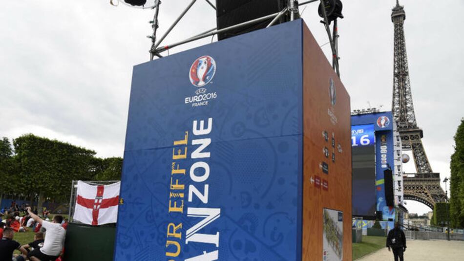 La UEFA amenaza a Inglaterra y Rusia con descalificación si prosigue la violencia