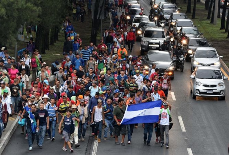 Caravana de hondureños se dirige a la frontera con México