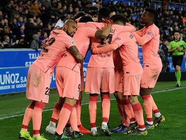 Barcelona gana al Alavés y está a un paso del título