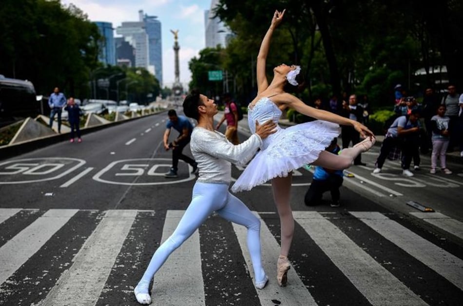 Leotardos y tutús en las avenidas de la capital mexicana
