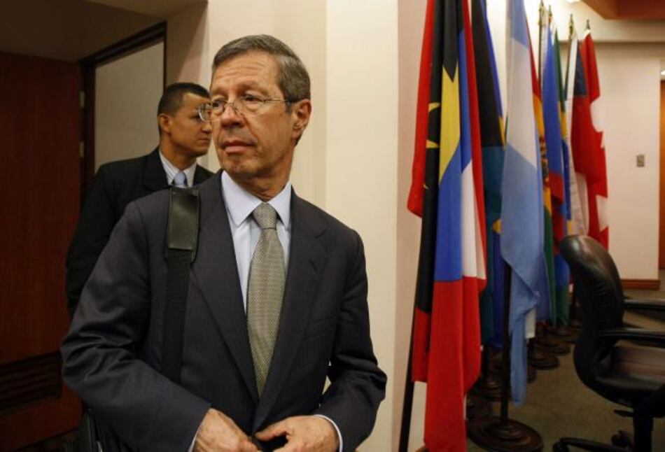 Ministro de justicia colombiano renuncia ante aprobación de reformas