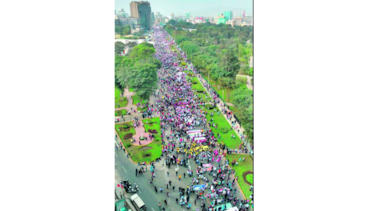 Mujeres peruanas salen a las calles contra feminicidios
