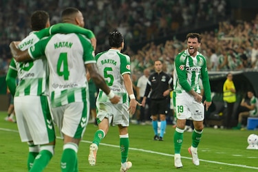 Betis sorprende al Real Madrid con gol de Troy Parrott y penalti fallado de Mbappé