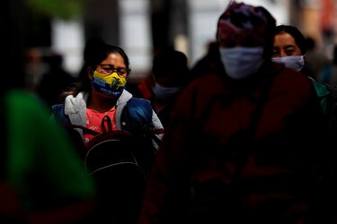 Ecuador advierte sobre aumento de casos de influenza y covid-19