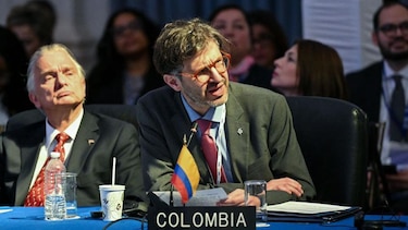 ‘Mi hermano desapareció y al mes lo acusaron de mercenario’: la incertidumbre que rodea a las decenas de colombianos que están siendo detenidos en Venezuela
