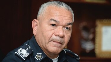 Son ‘especulaciones’, dice el jefe de la Policía Nacional sobre los sobrecostos