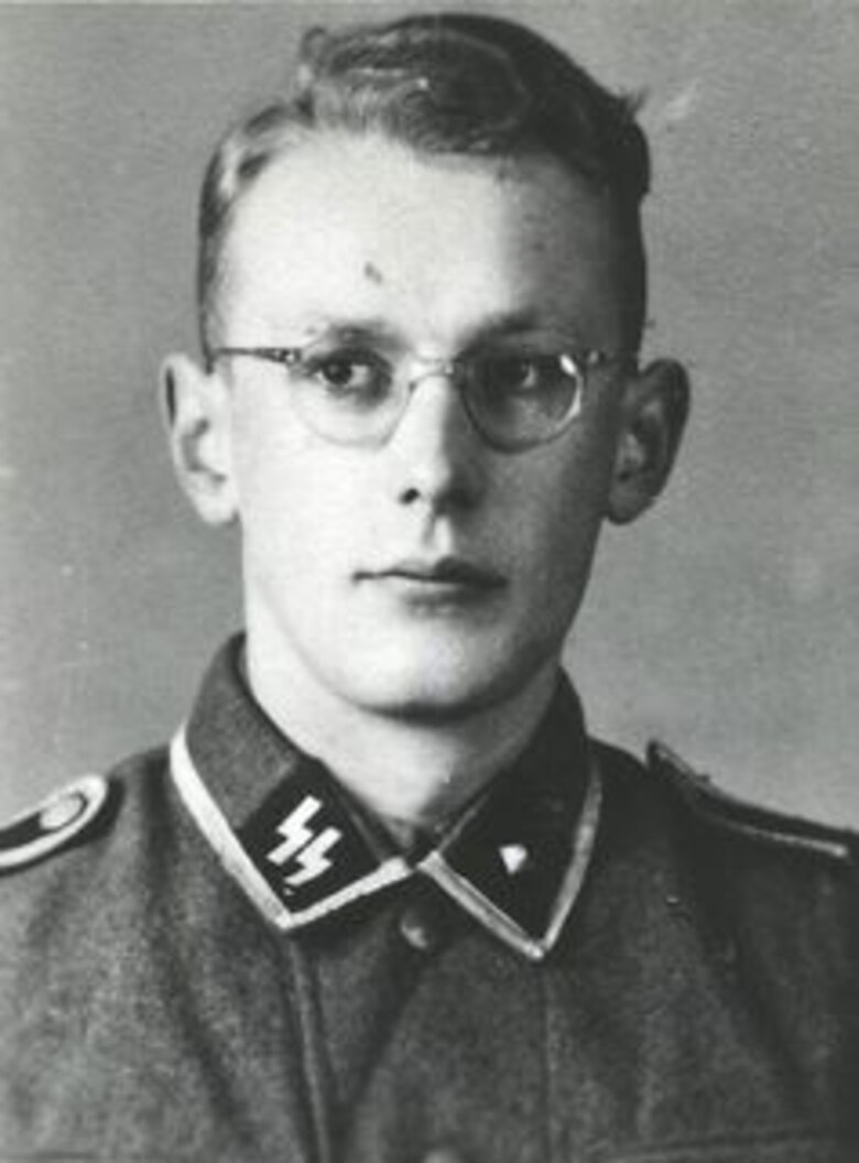 Empieza juicio Oskar Gröning, el 'contable' de Auschwitz