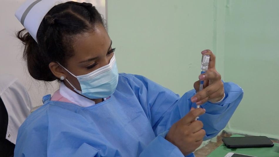 Minsa actualiza cuatro autorizaciones para el uso de las vacunas contra la covid-19