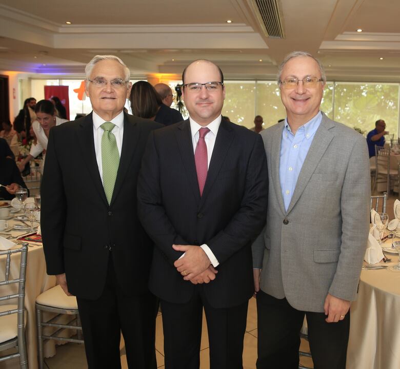 Café con La Prensa aborda cómo la conectividad impulsa la competitividad en la era digital