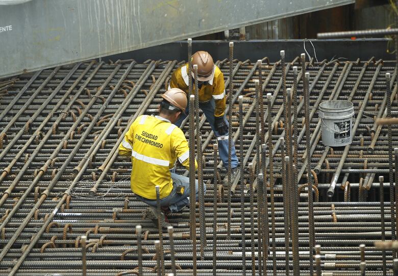 Comienza el vaciado de concreto en la imponente Torre Este del Cuarto Puente 