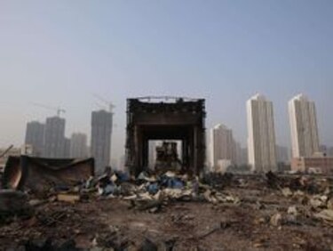 Más explosiones y temor a polución química prolongan la tragedia en Tianjin